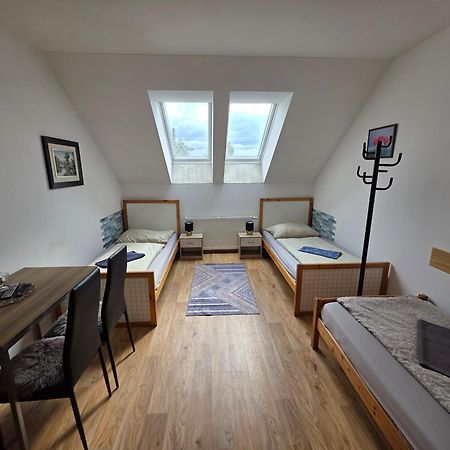 Farm Stay Nh Stables Nyrany Dış mekan fotoğraf