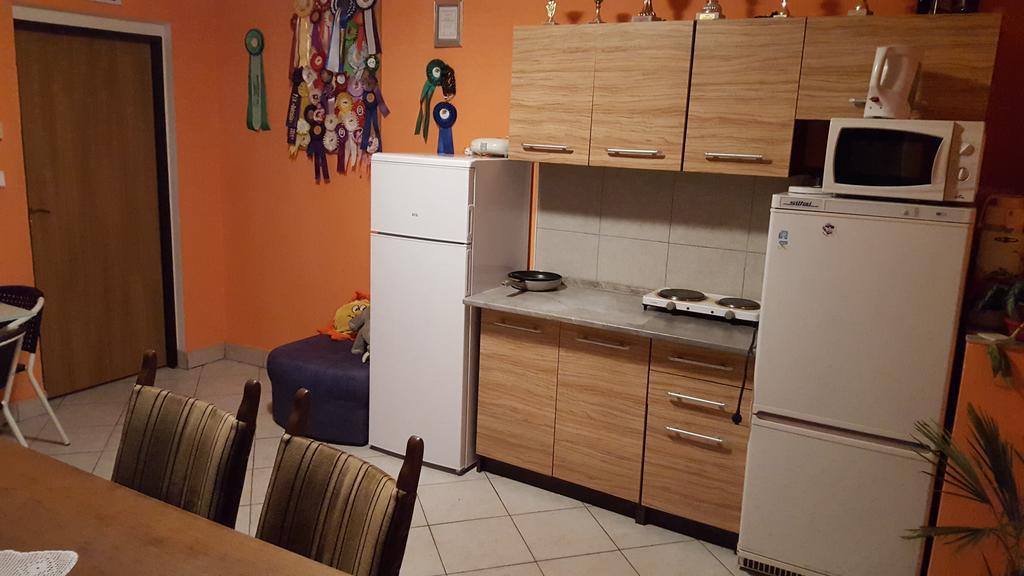 Farm Stay Nh Stables Nyrany Dış mekan fotoğraf